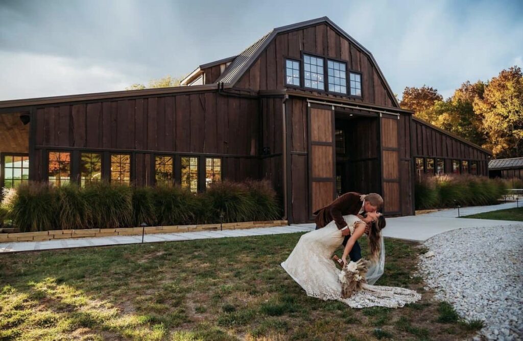 Barn Wedding Venue Kansas City 